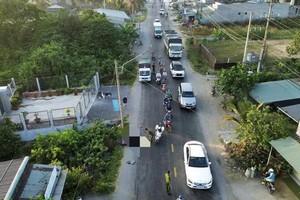 62号国道上的交通事故现场。