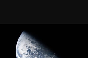 猎户座飞船传回地球昼夜分界线图像。图源：NASA