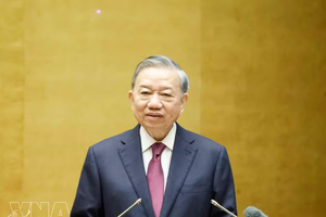 党中央总书记、国家主席苏林出席会议并发表指导性讲话。