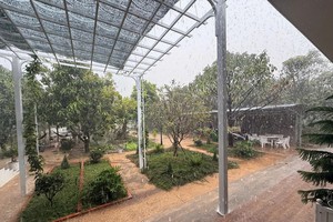 今日下午，南部若干地方出现降温消暑 “黄金雨”。