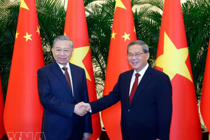 党中央总书记、国家主席苏林会见中国国务院总理李强。