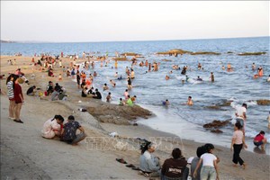 林同省藩切坊商政海滩是民众选择游泳、乘凉、散步的地方。