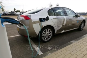 泰国计划继续将30万辆电动汽车投入运行。图自越通社