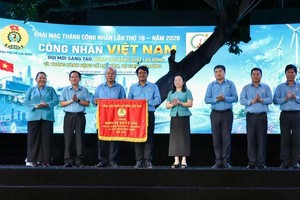 胡志明市劳动联团荣获越南劳动总联团优秀竞赛旗。
