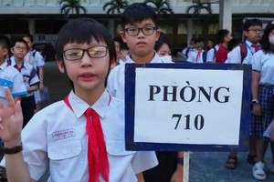 学生参加2025-2026学年陈大义初中-高中校学六年级招生考察。