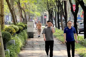 在公园中散步20至30分钟，可缓解慢性疲劳综合征。