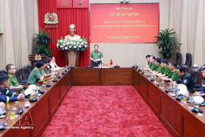 越南公安部为即将前往委内瑞拉执行任务的救援队举行出征仪式。图自越通社
