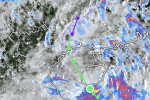 7月3日下午5时1号台风中心位置。Z.E应用程式卫星云图观察屏幕截图