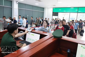 民众在出境前应主动核查欠税信息。图自越通社