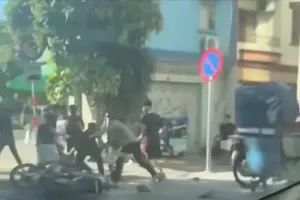 由民众摄像头拍下的事件现场截图。