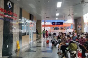 患儿被转院至胡志明市第一儿童医院接受急救。