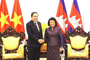 越南国会主席陈青敏与柬埔寨国会主席昆索达莉于2026年2月6日举行双边会晤。图自越通社