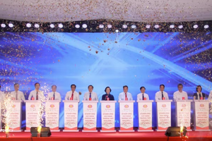 越南政府副总理范氏清茶出席南坛一号高中学校建设项目动工仪式。图自越通社