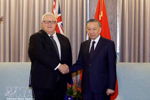 党中央总书记、国家主席苏林会见新西兰议会议长格里·布朗利。图自越通社