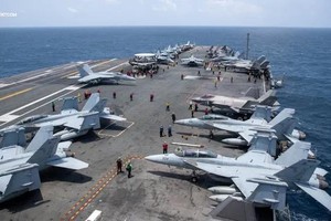 美国中央司令部（CENTCOM）公布“乔治·华盛顿”号航母抵达中东替换“亚伯拉罕·林肯”号的图片。图：美国中央司令部