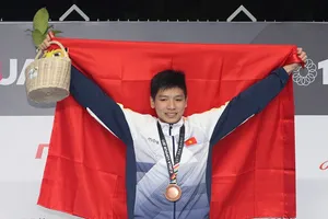 Nguyễn Hữu Kim Sơn thi đấu tốt tại giải nhóm tuổi trẻ Đông Nam Á 2017. Ảnh: LƯỢNG LƯỢNG