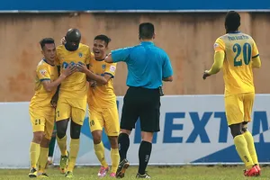 Đội Thanh Hóa vẫn đang tìm HLV trưởng ưng ý nhất sau khi ông Petrovic không còn tại vị. Ảnh: NGỌC HẢI