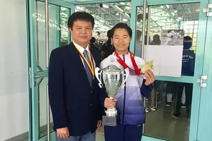 HLV Nguyễn Tùng Dương và VĐV Nguyễn Thị Ngoan rất kỳ vọng có được 1 tấm HCV như từng đạt tại Đức năm ngoái. Ảnh: karatedoVN