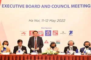 Chủ tịch Ủy ban Olympic Việt Nam - ông Nguyễn Văn Hùng phát biểu tại Hội nghị. Ảnh: LƯỢNG LƯỢNG