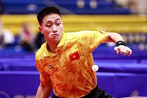 Nguyễn Anh Tú giành HCB đơn nam giải vô địch Đông Nam Á 2022. Ảnh: TIẾN HÙNG