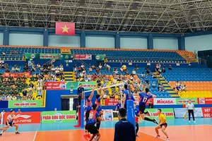 Nguyễn Văn Hạnh (17, TPHCM) đã chơi tốt trong trận đấu trước Thể Công. Ảnh: MINH CHIẾN