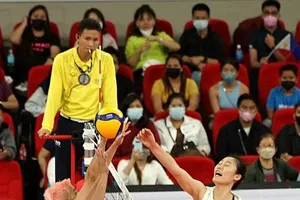 Trọng tài Nguyễn Việt Hòa tham gia điều hành cúp bóng chuyền nữ châu Á 2022 vừa qua. Ảnh: V.HÒA