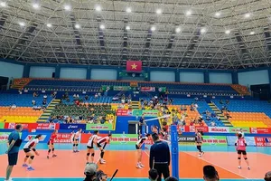 Liên đoàn bóng chuyền Việt Nam đang tìm những phương án tối ưu nhất để nâng cao chất lượng giải vô địch quốc gia và kéo khán giả vào nhà thi đấu cổ vũ đông đảo hơn. Ảnh: MINH CHIẾN