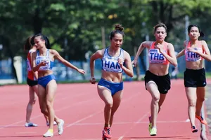 Đội tiếp sức của Hà Nội thể hiện phong độ cao tại giải ngay ở ngày đầu tiên. Ảnh: TÚ TÚ