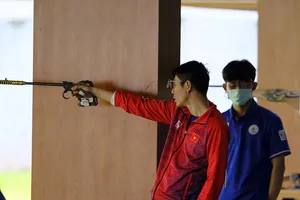 Xạ thủ Trần Quốc Cường là một trong những gương mặt ở tuổi 50 dự Đại hội thể thao toàn quốc năm nay. Ảnh: TÚ TÚ