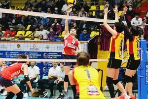 Cầu thủ Bắc Ninh (áo đỏ) đang được tập huấn tại Thái Lan để hướng tới lần đầu dự Đại hội thể thao toàn quốc vào tháng 12 năm nay. Ảnh: T.THẢO