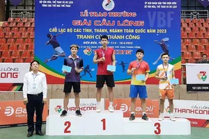 Tay vợt Lê Đức Phát đã lên ngôi vô địch đơn nam. Ảnh: VBF