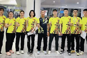 Nguyễn Thùy Linh và đồng đội đã lên đường tới UAE thi đấu vô địch châu Á 2023. Ảnh: VBF