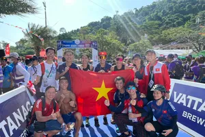 Đội tiếp sức aquathlon của Việt Nam đã có thành tích HCĐ lịch sử. Ảnh: TRIVN