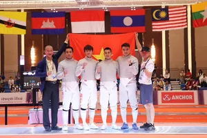 Đội kiếm chém nam Việt Nam có tấm HCV quan trọng để cởi bỏ áp lực từ trước đó. Ảnh: DŨNG PHƯƠNG