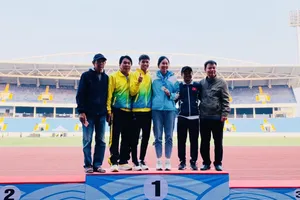 HLV Dương Thị Việt Anh và học trò Quốc Thình tại Đại hội thể thao toàn quốc lần 9-2022. Ảnh: MINH MINH