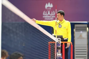Trọng tài Nguyễn Việt Hòa tham gia điều hành tại SEA Games 32 vừa qua. Ảnh: AVC
