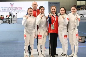 Đội kiếm liễu nữ Việt Nam tại giải vô địch châu Á 2023. Ảnh: KIẾM VN