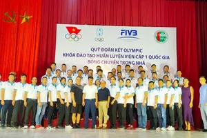 Lớp đào tạo HLV bóng chuyền cấp 1 quốc gia đã khai mạc. Ảnh: VFV