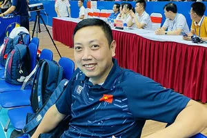 HLV trưởng đội tuyển bóng chuyền nữ Việt Nam - ông Nguyễn Trọng Linh sẽ dẫn dắt đội thi đấu tại lượt thứ hai SEA V.League 2023 ở Thái Lan. Ảnh: MINH MINH