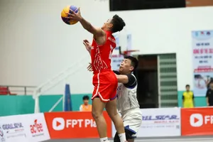 Trận chung kết nội dung U18 nam đã thu hút sự cổ vũ đông đảo của khán giả. Ảnh: VBF