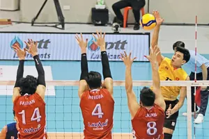 Chủ công Nguyễn Ngọc Thuân (áo vàng) là mũi nhọn quan trọng của đội tuyển bóng chuyền nam Quân đội Việt Nam thời điểm hiện tại. Ảnh: AVC