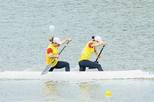 Đua thuyền canoe Việt Nam chờ đợi tấm huy chương tại ASIAD 19 trong ngày cuối cùng của môn này hôm nay. Ảnh: LƯỢNG LƯỢNG