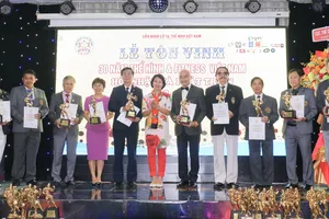 Liên đoàn cử tạ và thể hình Việt Nam tổ chức lễ tôn vinh trong ngày 29-10 vừa qua tại Bình Dương. Ảnh: BTC