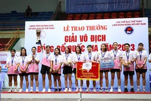 Đội bóng rổ nữ TPHCM vô địch nội dung 5x5 giải vô địch quốc gia 2023. Ảnh: VBF