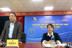 Đại diện Hội nhà báo Việt Nam thông báo về giải bóng bàn năm nay. Ảnh: H.TRƯỞNG
