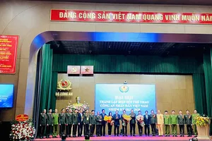 Ban chấp hành Hiệp hội thể thao Công an Nhân dân Việt Nam nhiệm kỳ thứ nhất ra mắt. Ảnh: MINH MINH