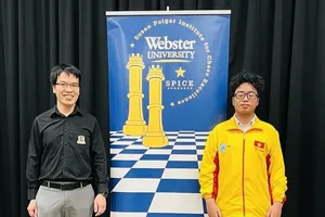 HLV Lê Quang Liêm và Phạm Trần Gia Phúc tại giải cờ vua Spice Cup 2023. Ảnh: BTC