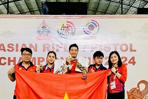 Xạ thủ Trịnh Thu Vinh, Phạm Quang Huy đã có kết quả HCV đầy khích lệ. Ảnh: BSVN