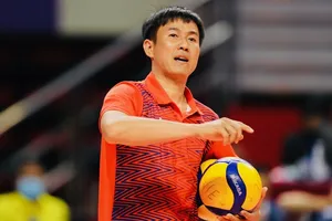 HLV Lê Thái Bình tiếp tục dự giải bóng chuyền vô địch quốc gia 2024 nhưng trong công tác chuyên môn với đội nam Long An. Ảnh: DŨNG PHƯƠNG