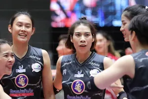 Lâm Oanh cùng đồng đội Kiều Trinh sẽ thi đấu vòng chung kết giải bóng chuyền nữ vô địch quốc gia Thái Lan. Ảnh: THAIVOLLEYBALL